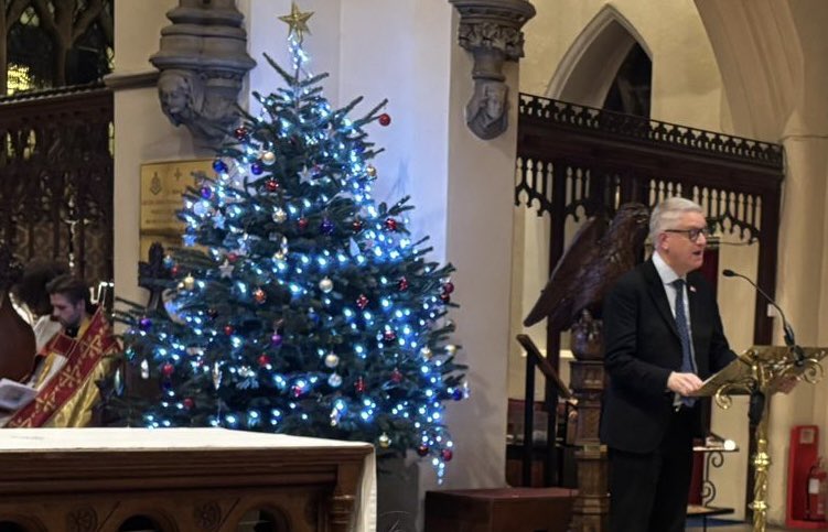AndrewRosindell's tweet image. It was a pleasure to attend and read from the scriptures at the "Nine Lessons and Carols" service at St. Edward The Confessor Church in Romford Market on Sunday🎄📖

A beautiful and reflective service, bringing the community together to mark the true meaning of Christmas. 

Thank…