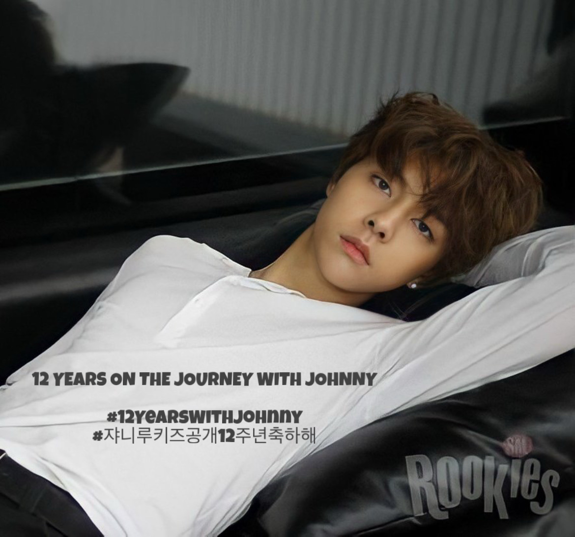 📢 𝐇𝐚𝐬𝐡𝐭𝐚𝐠 𝐄𝐯𝐞𝐧𝐭 🥳 Let’s celebrate this special moment together, 12 years of Johnny’s journey since his first introduction as an SM Rookie. 🐱💘

𝐓𝐚𝐠𝐥𝐢𝐧𝐞: 12 YEARS ON THE JOURNEY WITH JOHNNY

𝐇𝐚𝐬𝐡𝐭𝐚𝐠: 
#️⃣12YearsWithJohnny
#️⃣쟈니루키즈공개12주년축하해