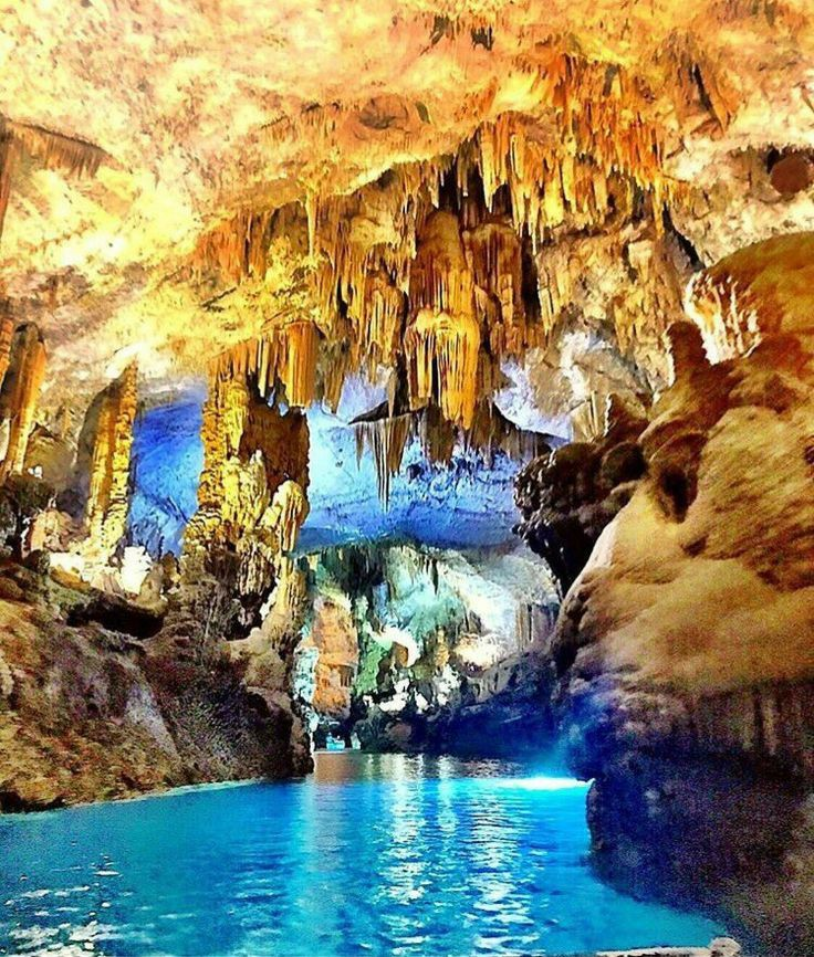 MeraaALLsmad's tweet photo. Jeita Grotto.. an underground magic that exceeds all imagination ๐๐ณ๏ธ #JeitaGrotto #LebanonNature #UndergroundMagic #WondersOfNature #ExploreLebanon https://t.co/DNu2SAiIis