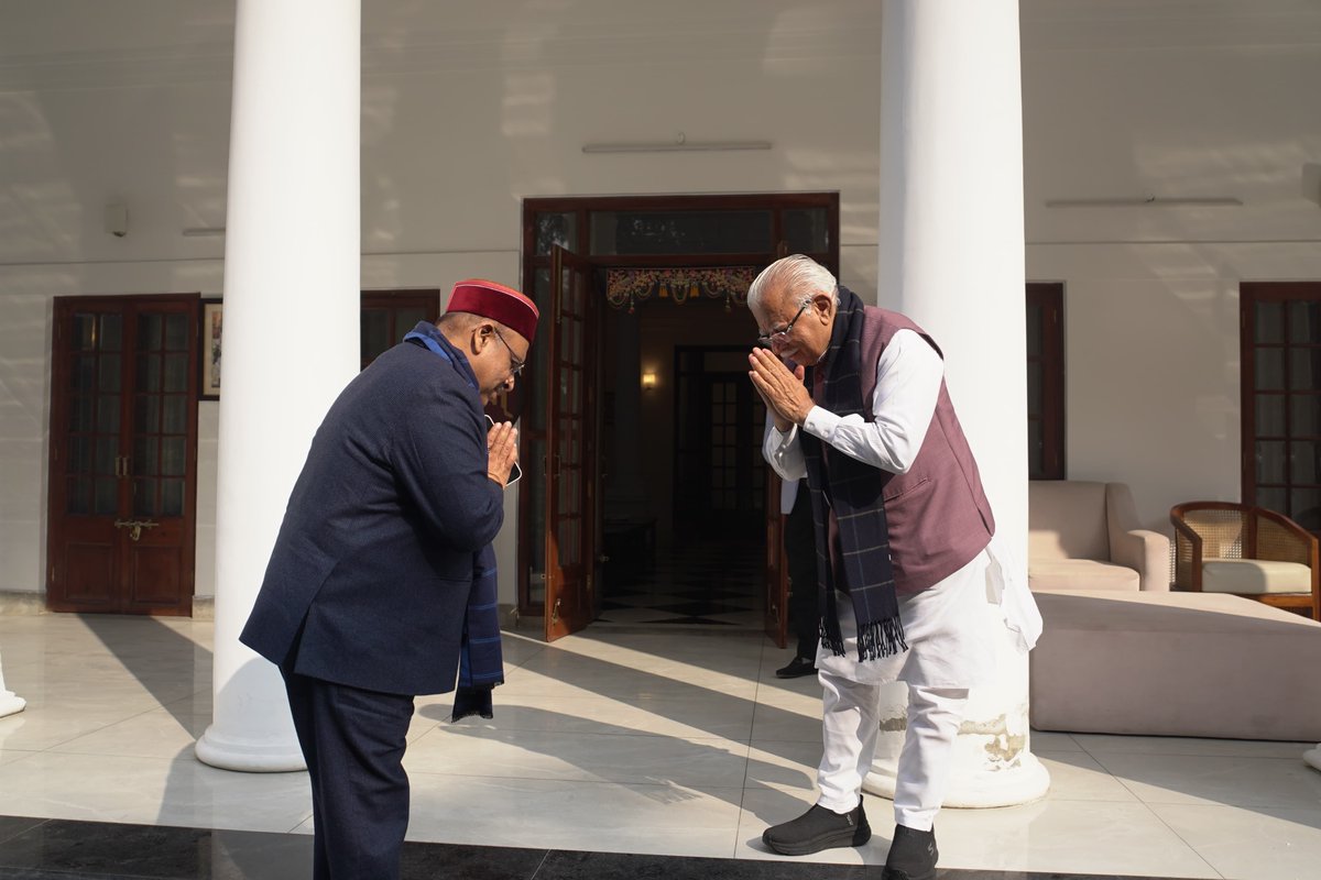 आज माननीय केंद्रीय मंत्री श्री मनोहर लाल खट्टर जी से उनके आवास पर शिष्टाचार भेंट की।

इस अवसर पर उन्हें दिल्ली विधानसभा की ‘शताब्दी यात्रा’ कॉफी टेबल बुक भेंट की तथा विभिन्न विषयों पर विस्तार से चर्चा हुई।

<a href="/mlkhattar/">Manohar Lal</a>