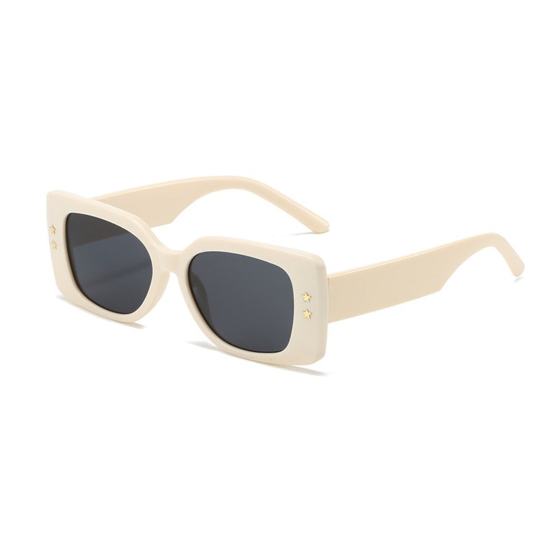 womaiglasses's tweet image. Stylish &amp;amp; protective 😎
Rectangular sunglasses with 100% UV protection—lightweight, durable, perfect for daily wear &amp;amp; outdoor vibes.
🌐 wmglasses.com
📩 womaiglasses@outlook.com

#wmeyes #uvprotection #sunglassesfashion #eyeweartrends #oemeyewear