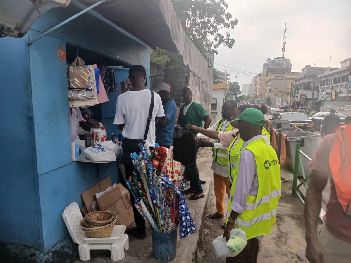 Supermarché SUPER U, commune du Plateau

Sensibilisation des commerçants &amp; usagers : sacs poubelles, horaires de sortie, gestes éco-citoyens.

#Ecotisa #Plateau #cotedivoire