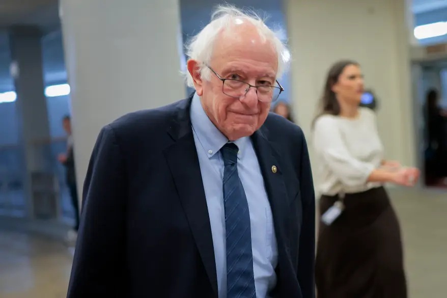 MarioNawfal's tweet image. 🇺🇸 BERNIE SANDERS HOLDS PEDIATRIC CANCER PATIENTS HOSTAGE UNLESS CONGRESS PASSES HIS WISH LIST

Bernie Sanders just became the sole senator to block fast-tracking legislation that would help kids with cancer access treatments and clinical trials. 

His reason? The bill didn't…