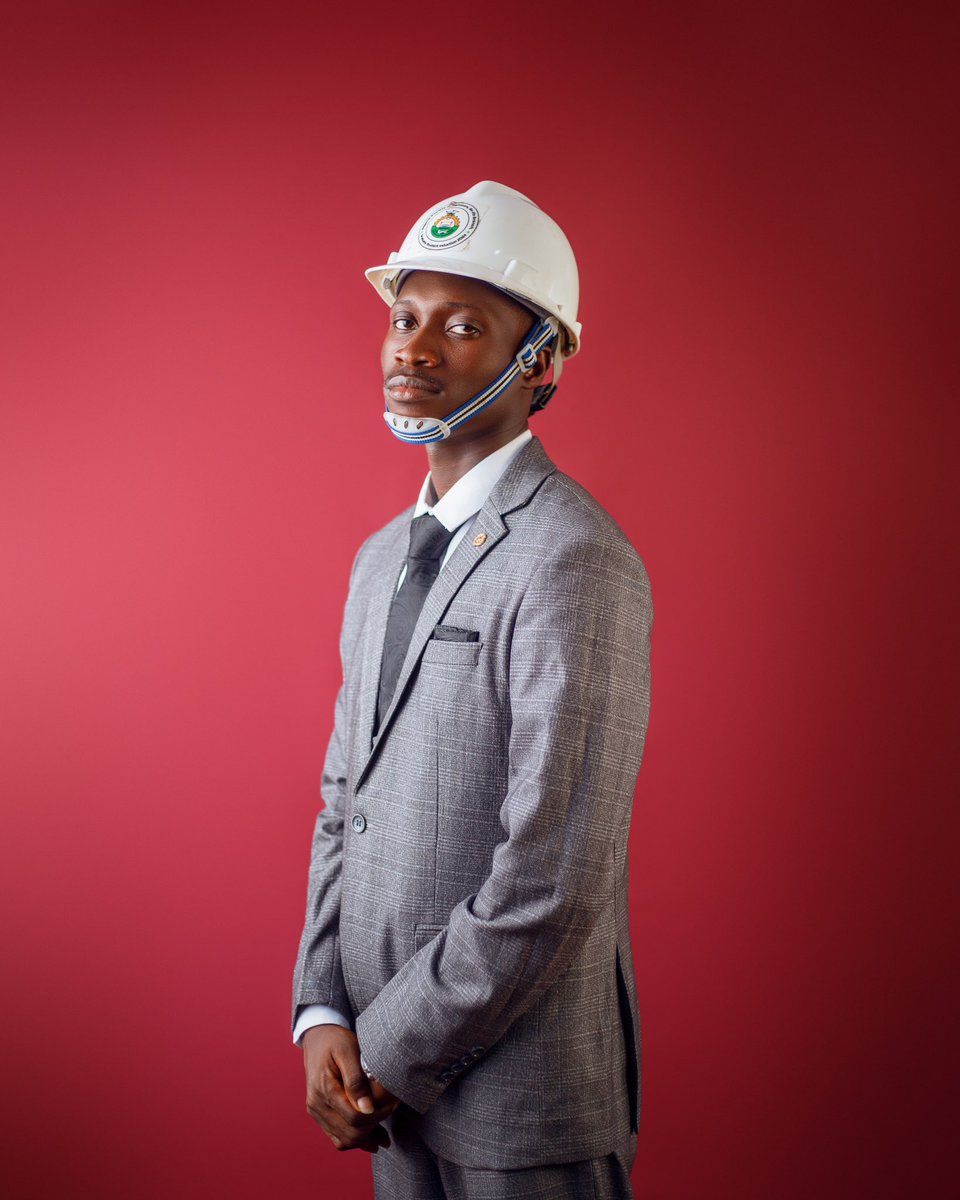 theifeadeleke's tweet photo. Convocation portraits of Philz 🌟
.
Photograph by me 
.
Kindly like &amp; Rt. https://t.co/O9oxp0Bd3i