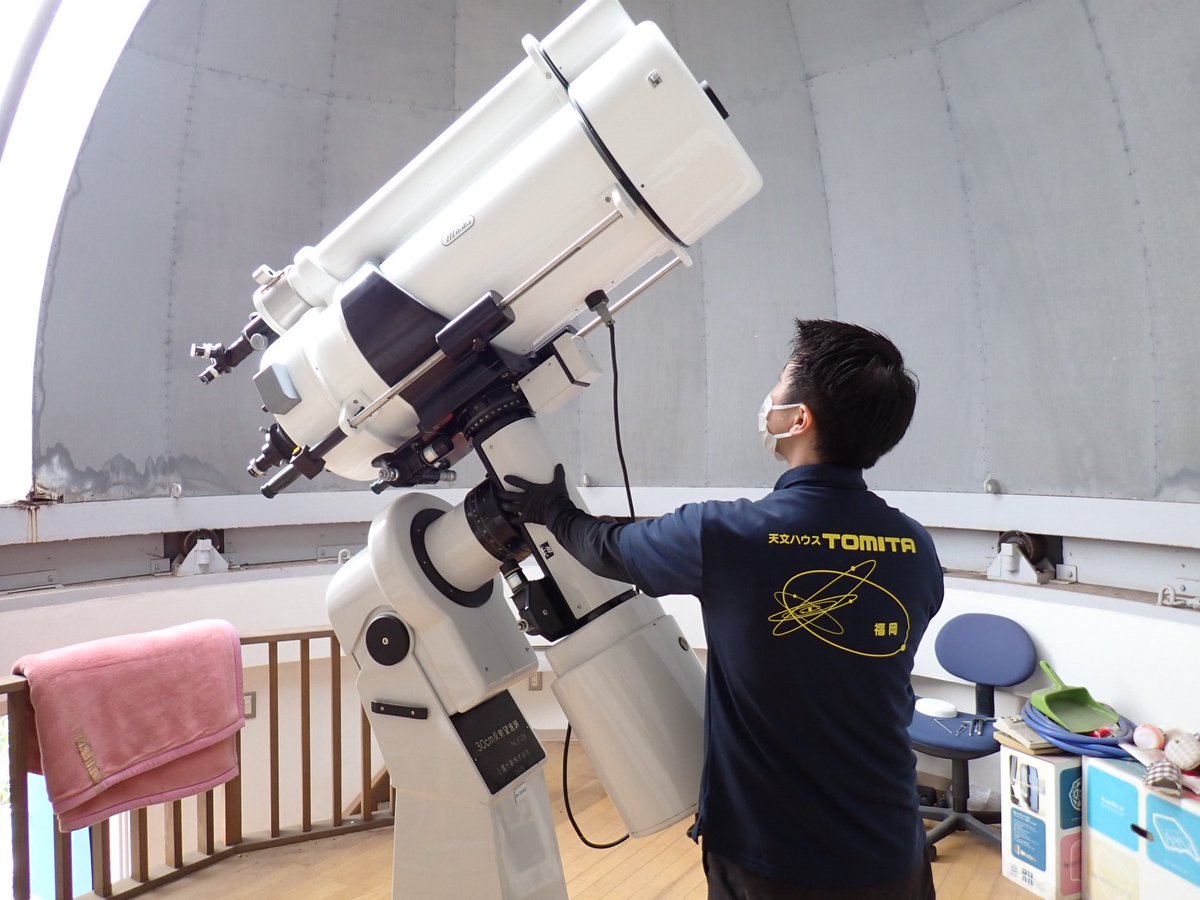 astroshopTOMITA's tweet image. 今日は"三鷹GN-30N特型"の鏡筒メンテナンスに行ってました✨
50年〜選手の望遠鏡ですが取り回しの良いサイズ感と何よりも美しい佇まいが最高です✨
この先も永く活躍してほしいものです✨

本日急遽、店舗臨時休業となり大変ご迷惑をおかけいたしましたm(_ _)m