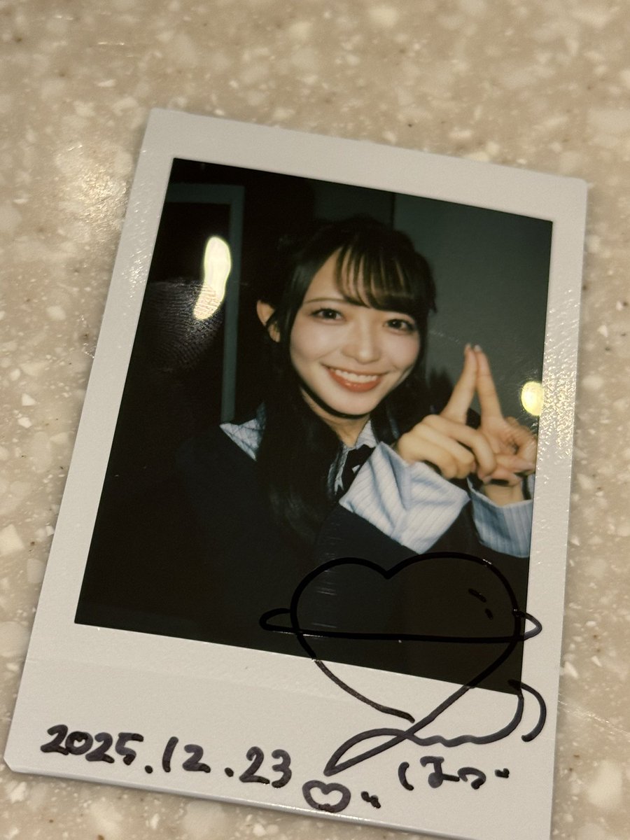 夜勤終わったら反田葉月のチェキ撮ってた