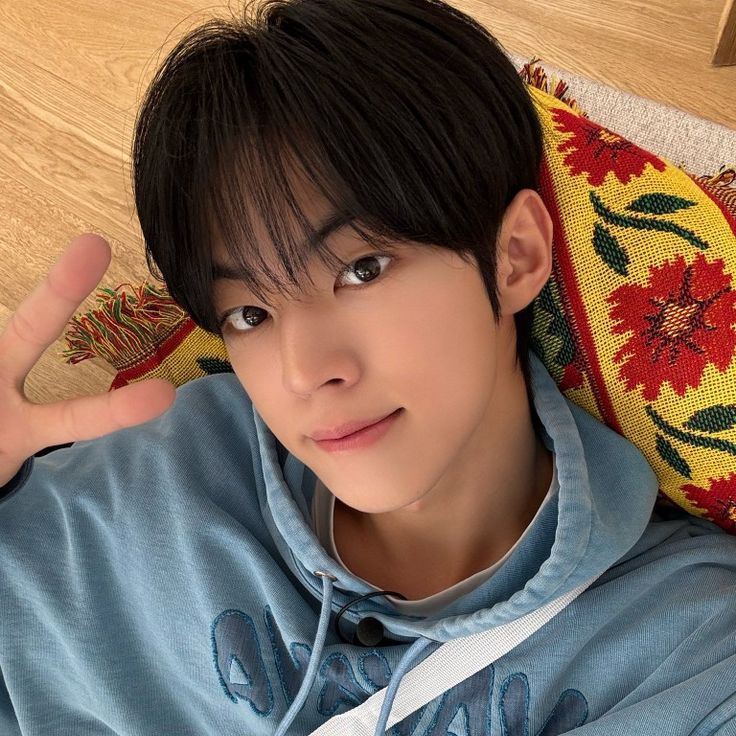 7secwithu's tweet photo. NYUniverse
Dohoon ngasuh bayi-bayi tws pt. 7

Hi, Nice to Meet You 👋

Dohoon as kindergarten teacher, baby TWS &amp; Mingyu Dino Seventeen 
(short) narasi au https://t.co/dh3MHtetdN