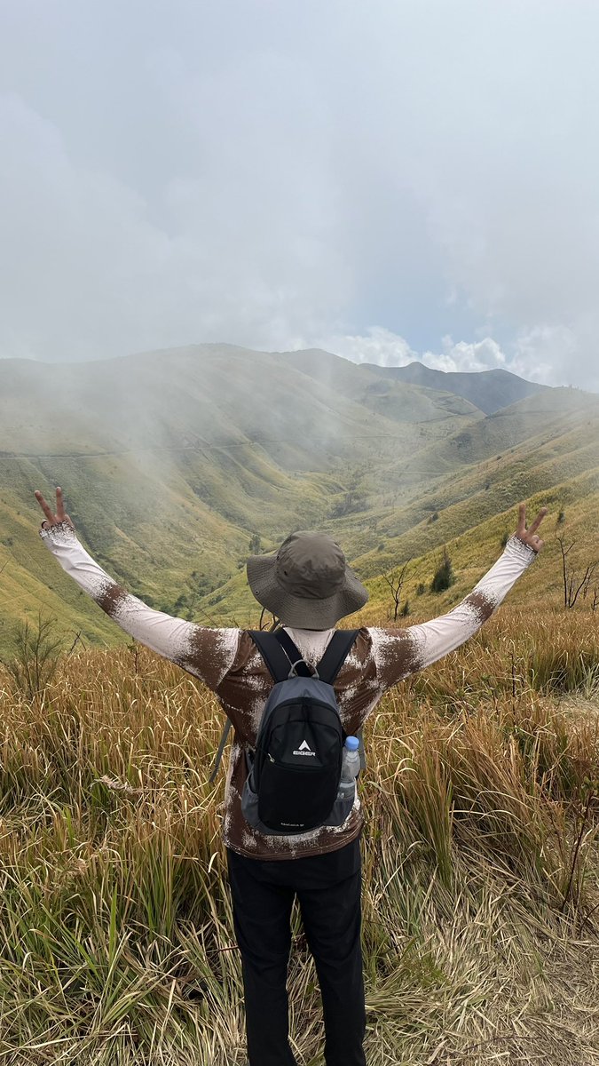 Tthurt's tweet photo. setelah apa yg telah dijalani, ternyata uripku bener bener sangat enak dan nyaman. bodohnya aku adalah ketika kurang rasa syukur terhadapnya https://t.co/Ub6oQT1rlI