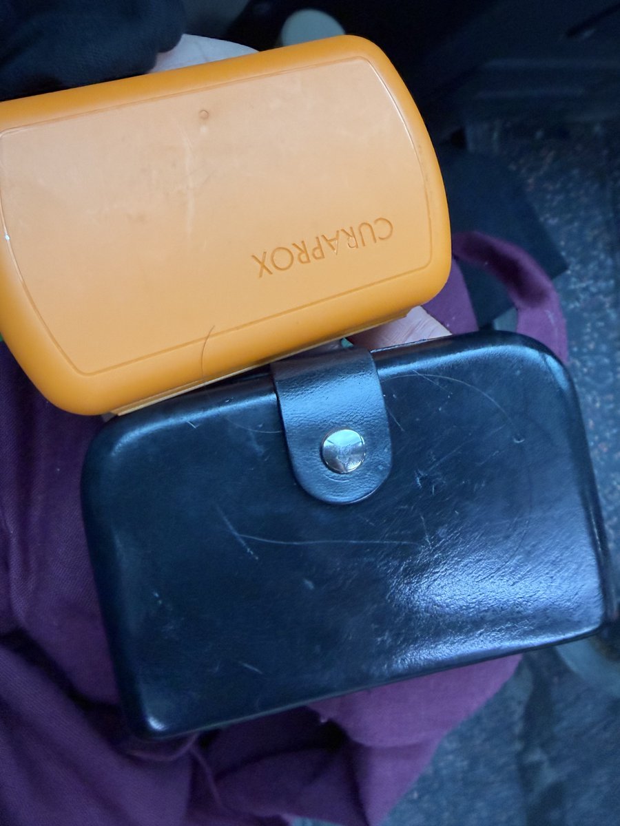 아씨 ㅋㅋ가방에 지갑 집히는대로 꺼내서 버스카드 찍었는데 큐라덴이엇던 사건