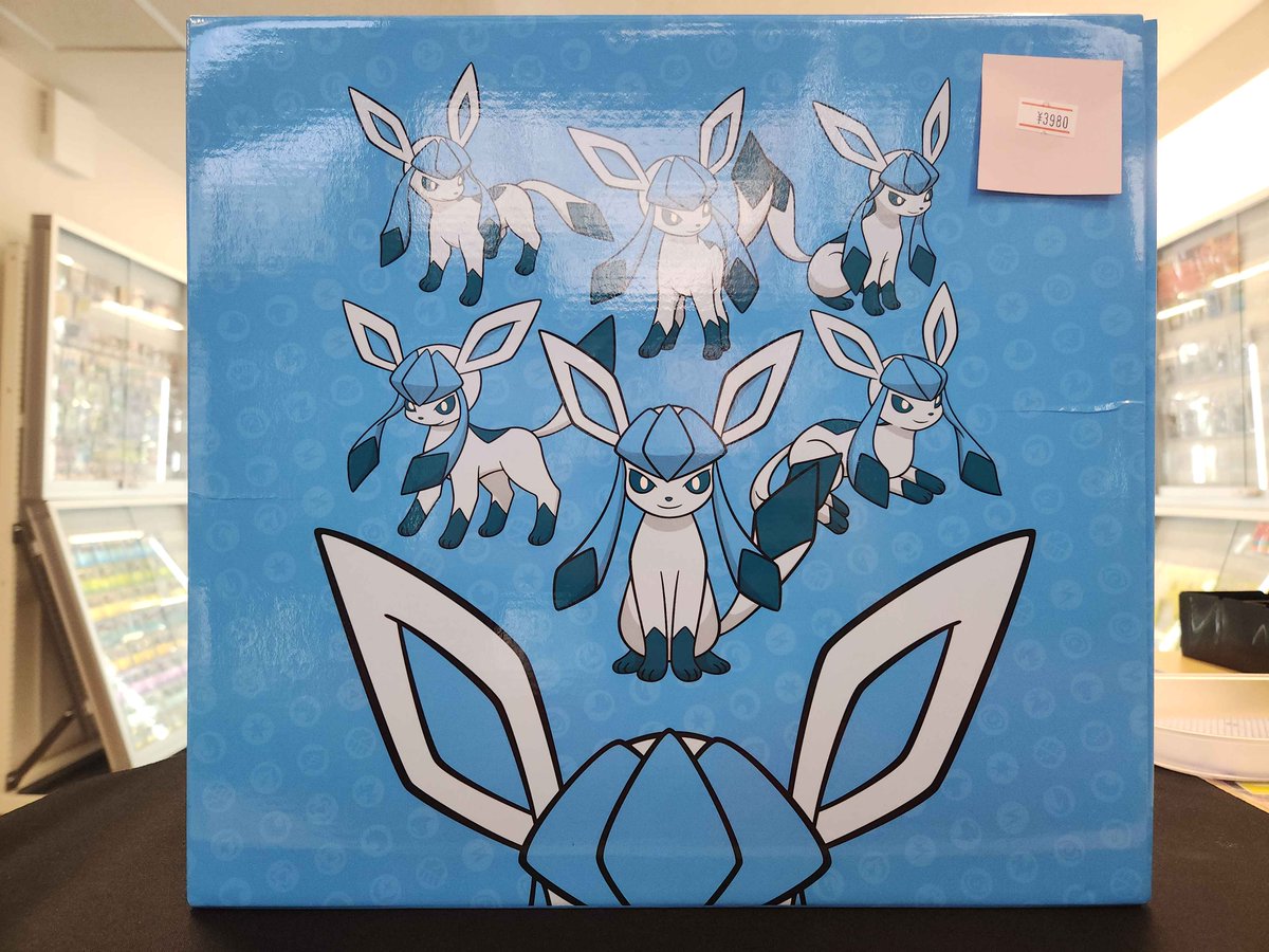 ✨ポケカ 新入荷✨】 ✓イーブイGX ギフトボックス グレイシア ￥3,980