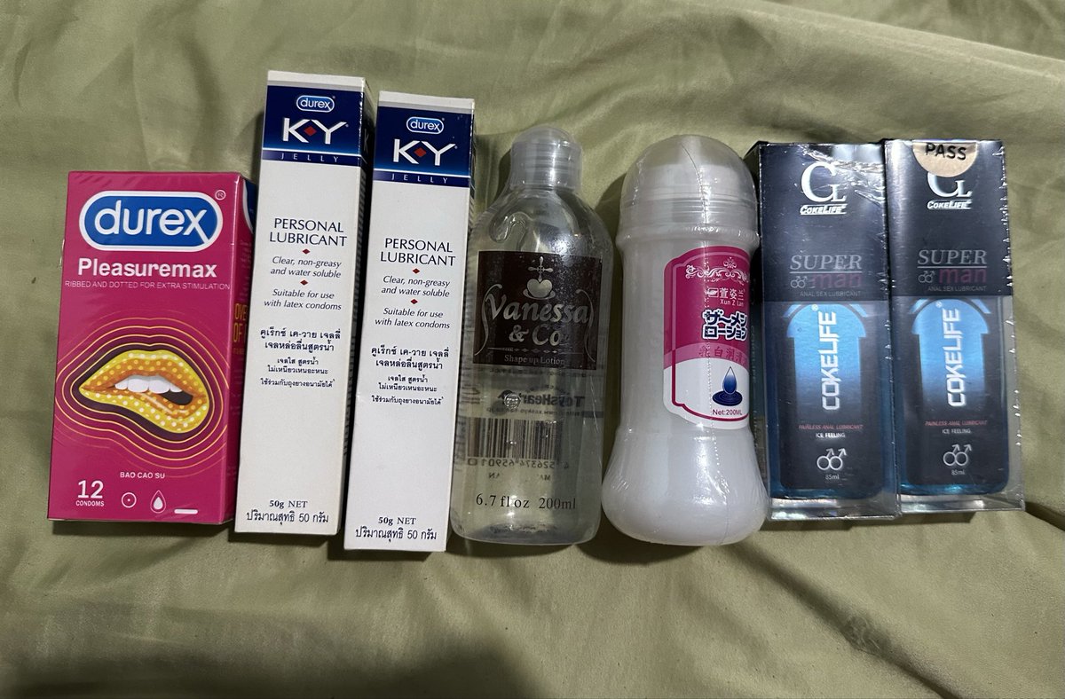 poper_deep's tweet image. Poper gel ủng hộ e nha mn
E ship tận giường ạ
Thủ dầu 1 sg và lân cận ib e nha