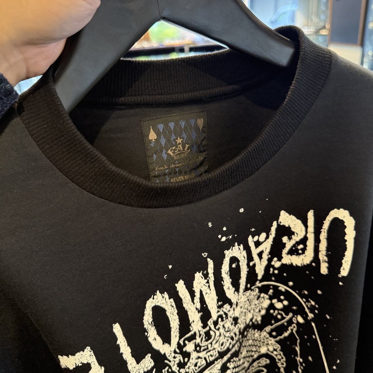 FALTOKYO's tweet photo. こんにちは！

12月1日〜1月5日までの限定受注販売🤡

【URAOMOTEスウェット】 ブラック

M.L.XLの3サイズ展開
全サイズ合計50枚のみの超レアなアイテムです😳

ショルダードロップスタイルでゆったり着れる形になっています❗️

細部までこだわりが詰まったアイテムなのでぜひチェックしてみてください https://t.co/pzX5XhZJxJ