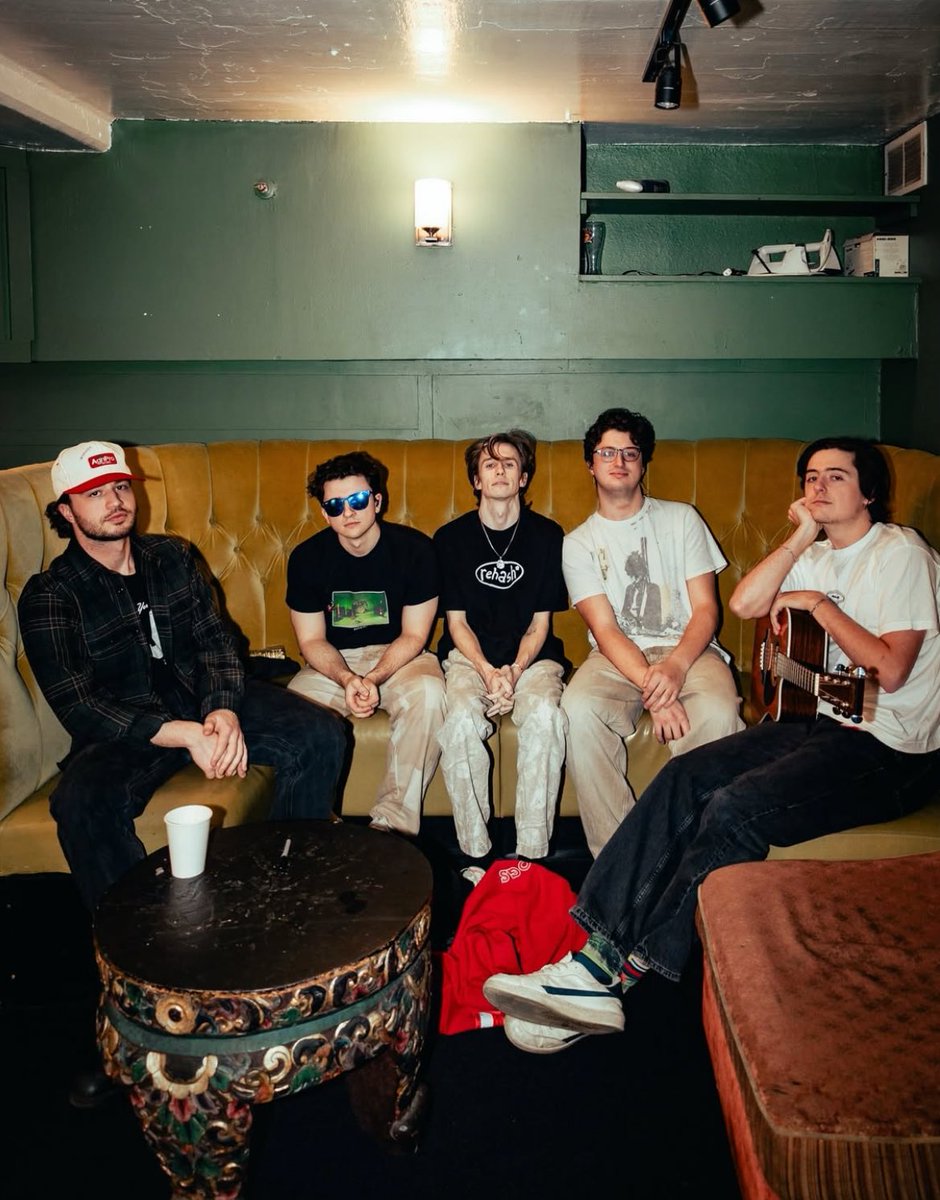 DogparkCrave's tweet image. 🚨 Dogpark are only 4 awards away from becoming EGOT winners