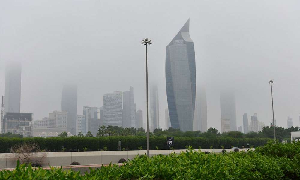 "الأرصاد": طقس معتدل مع فرصة لتكوّن الضباب مساءً..و"العظمى": 21 