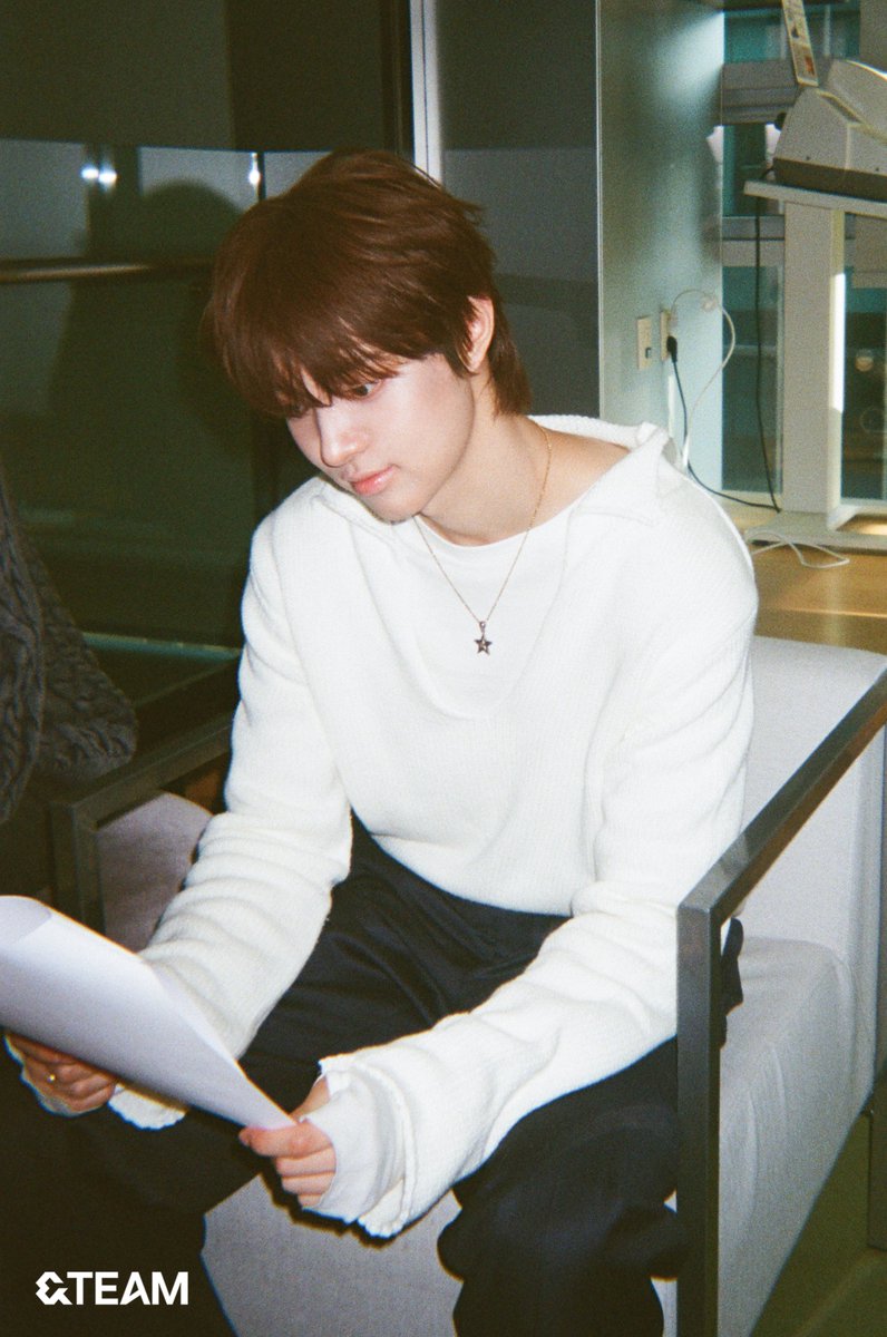 'Back to Life' Behind Photo

#andTEAM #앤팀 #EJ #의주
#BacktoLife