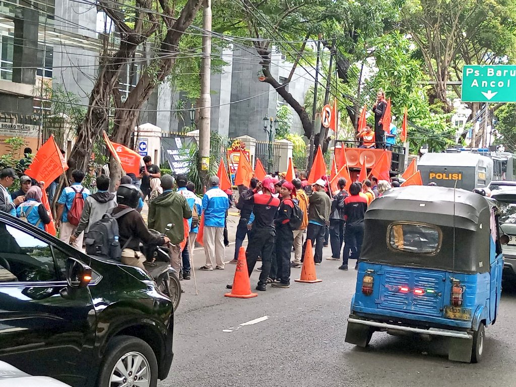 Suara Muda Kelas Pekerja tweet media