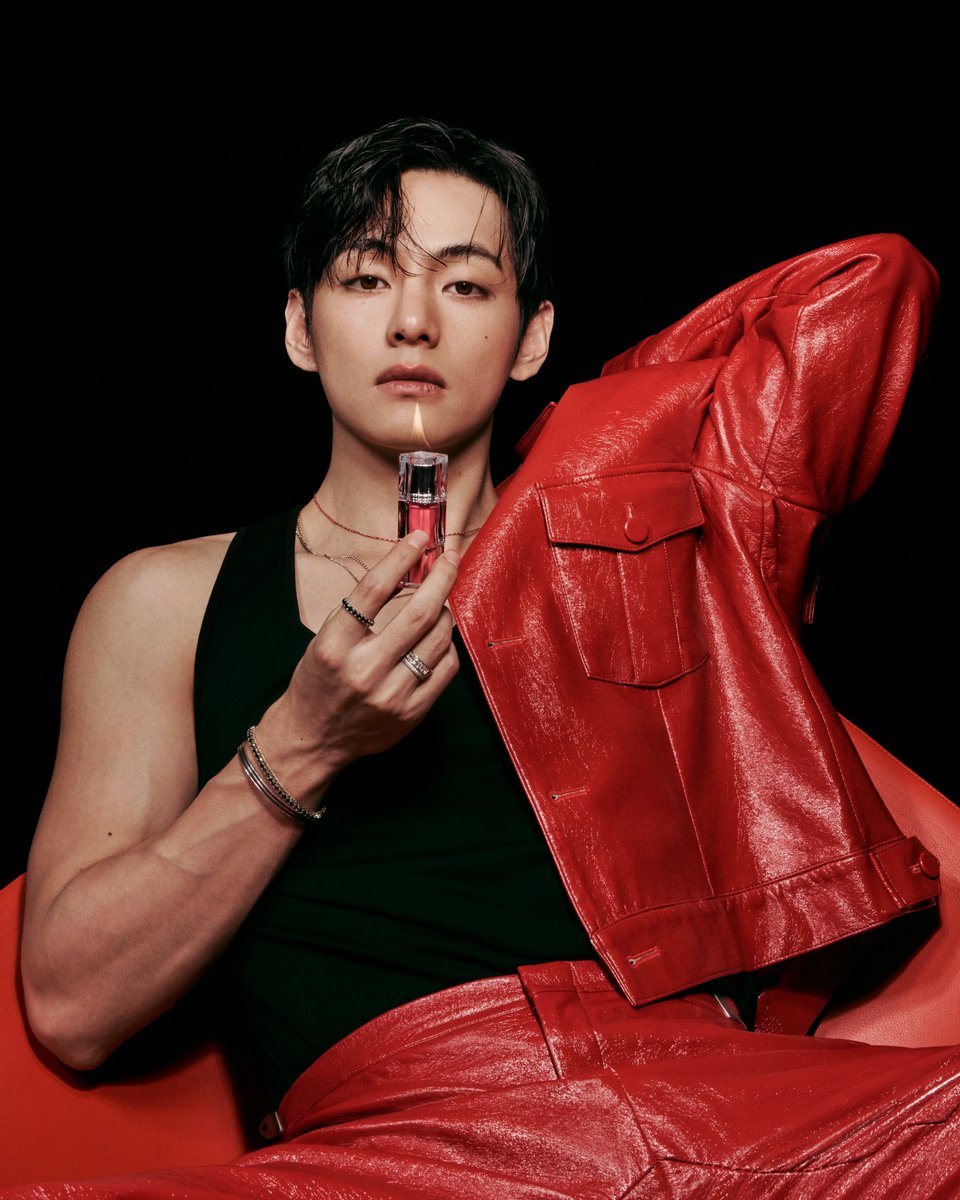 tirtir_official's tweet image. When the evening finds its light,
V comes into frame.

#YOURSHADEOURSTANDARD
#TIRTIR #티르티르