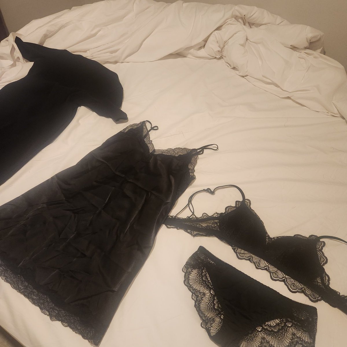 둥실부부 tweet media