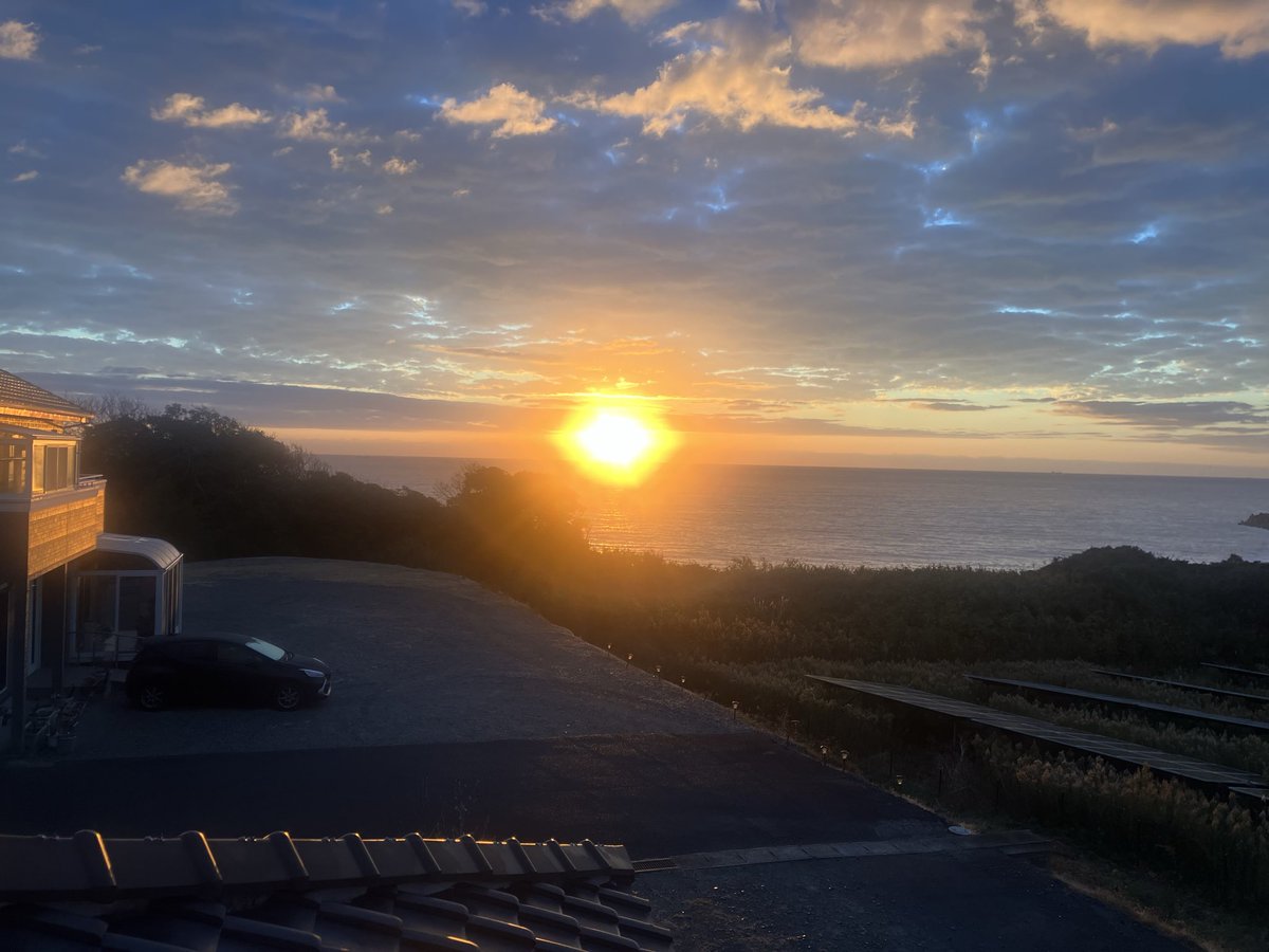 遅くなりましたが、富岡演劇祭
『午前4時、屋上にて。』
無事に終演しました！

急な代役で、お話をいただいてから2週間でもう終演しているということに驚いています。

この短い期間で、いろんな縁に恵まれ、私にとって大事なものが増えたことがとても嬉しいです。

ありがとうございました。