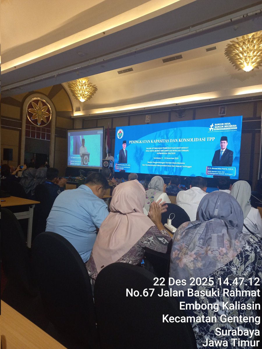 Menteri desa mengatakan, pendamping desa  ujung tombak pembangunan desa, karena itu harus terus meningkatkan kapasitas
#TPPUjungTombakPembangunanDesa
#MenteriDesaPeduliTPP
#PendampingDesaUjungTombakPembangunan
<a href="/prabowo/">Prabowo Subianto</a>
<a href="/YandriSusanto/">Yandri Susanto</a>
<a href="/ArizaPatria/">Ariza Patria</a>
<a href="/KerjaSeskabRI/">Letkol Teddy Indra Wijaya</a>