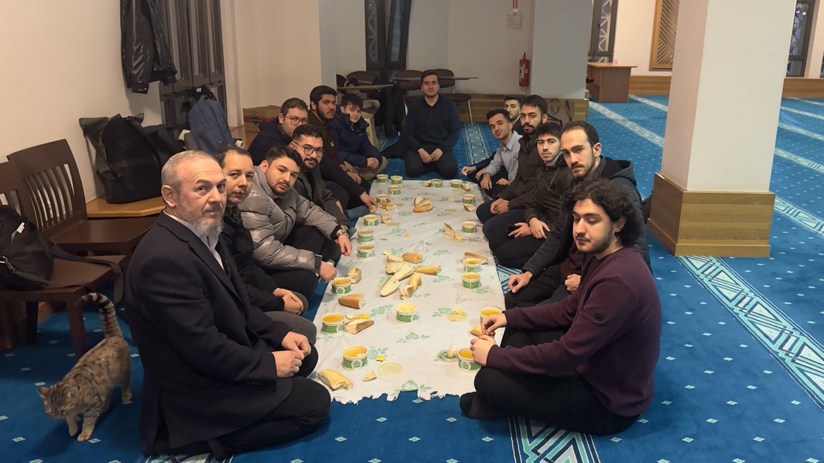 Milli Gençlik Kulübü olarak haftalık sabah namazı buluşmamızı ve çorba ikramımızı gerçekleştirdik.