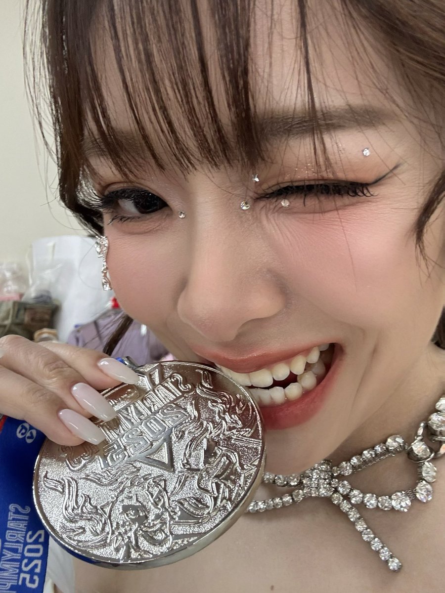 ℳ𝖾𝗐𝗇𝗂𝖼𝗁. tweet media