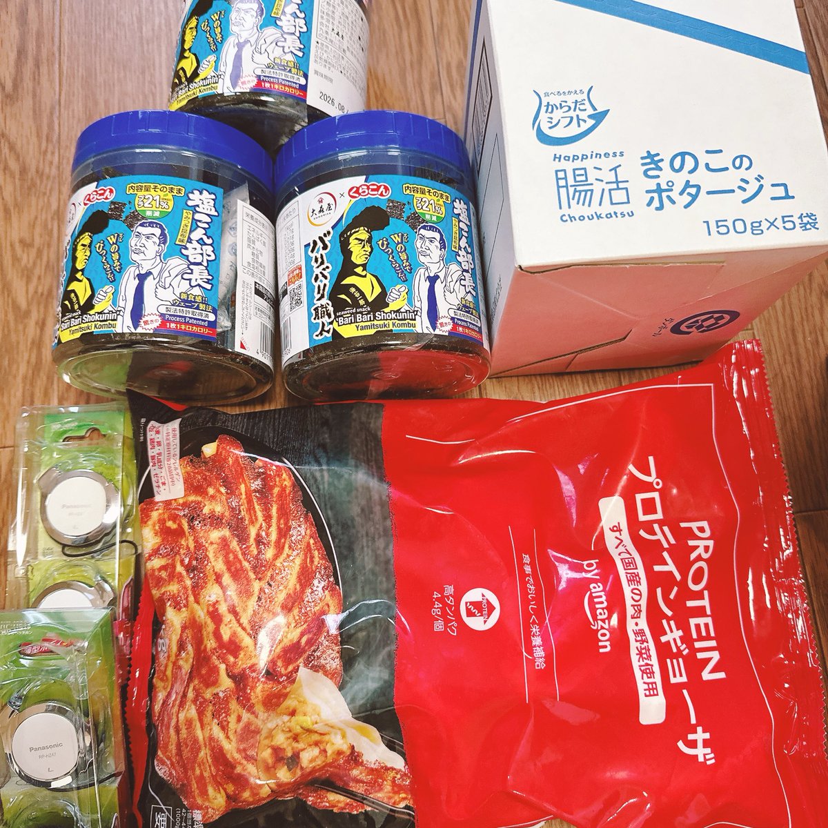 a_ty0n's tweet photo. メンタルも体調もへにょってたけど、たくさん荷物届いて元気なったときの楽しみ増えた😭🫶❤️
ありがとう、ほんまにほんまにありがとう😭🙏✨ https://t.co/brbPtT2pYj