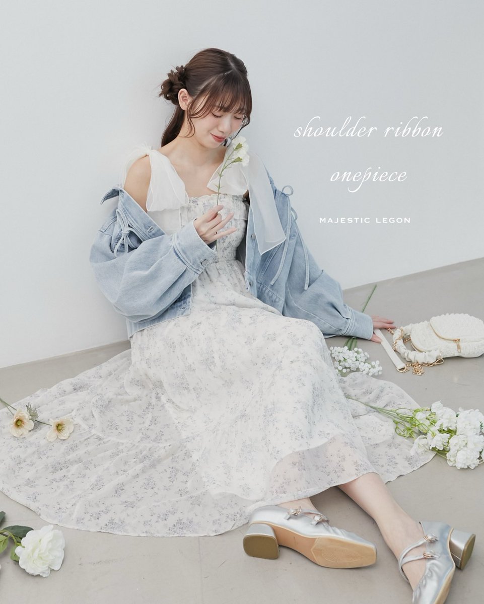 𝑟𝑖𝑏𝑏𝑜𝑛 𝑜𝑛𝑒 𝑝𝑖𝑒𝑐𝑒𓂃 𓈒𓏸 肩の大きなリボンが可愛い