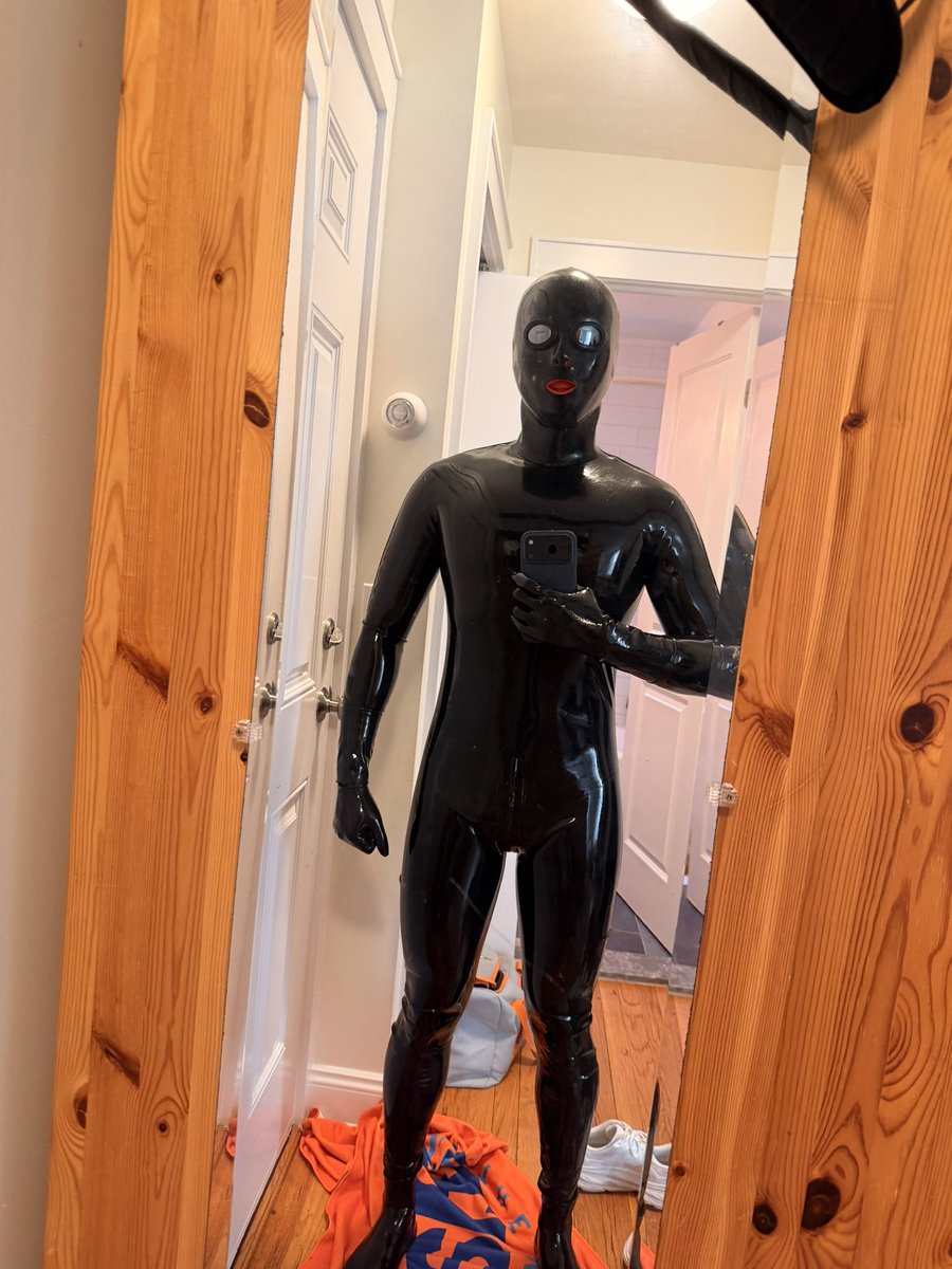 latexbread's tweet image. gimp mode