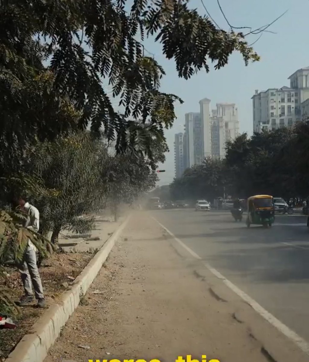 cleanAirBharat's tweet image. Urgent #appeal to @CAQM_Official @OfficialGMDA @DC_Gurugram: 

Please undertake #dustmitigation work &amp;amp; review pedestrian safety on Galleria &amp;amp; Vyapar Kendra Roads, connecting Metro Corridor to Golf Course Road. Ref appended tweet

Residents suffer due to severe inhalable dust