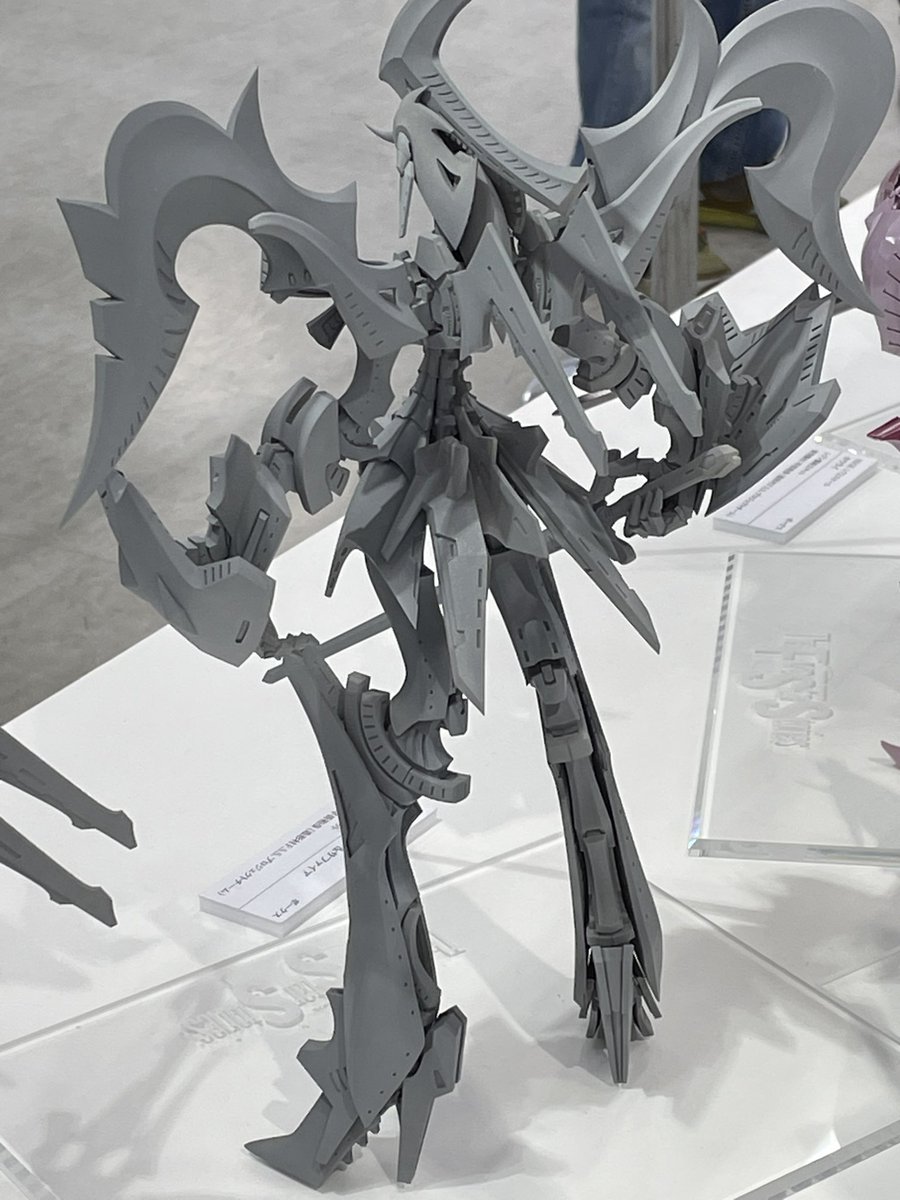 hirop_i's tweet photo. 永野護デザイン展池袋、行ってきました。初めて見る原画や18、19巻の表紙原画に感動しました。アイシャ様がやっと表紙になり、嬉しかったです。立体はラキシスやボルドックスが個人的に惹かれました。来年はF.S.S.40周年ですので、何かのイベントや展覧会の機会がありましたら、参加したいと思います。 https://t.co/S8gnwU0kfF