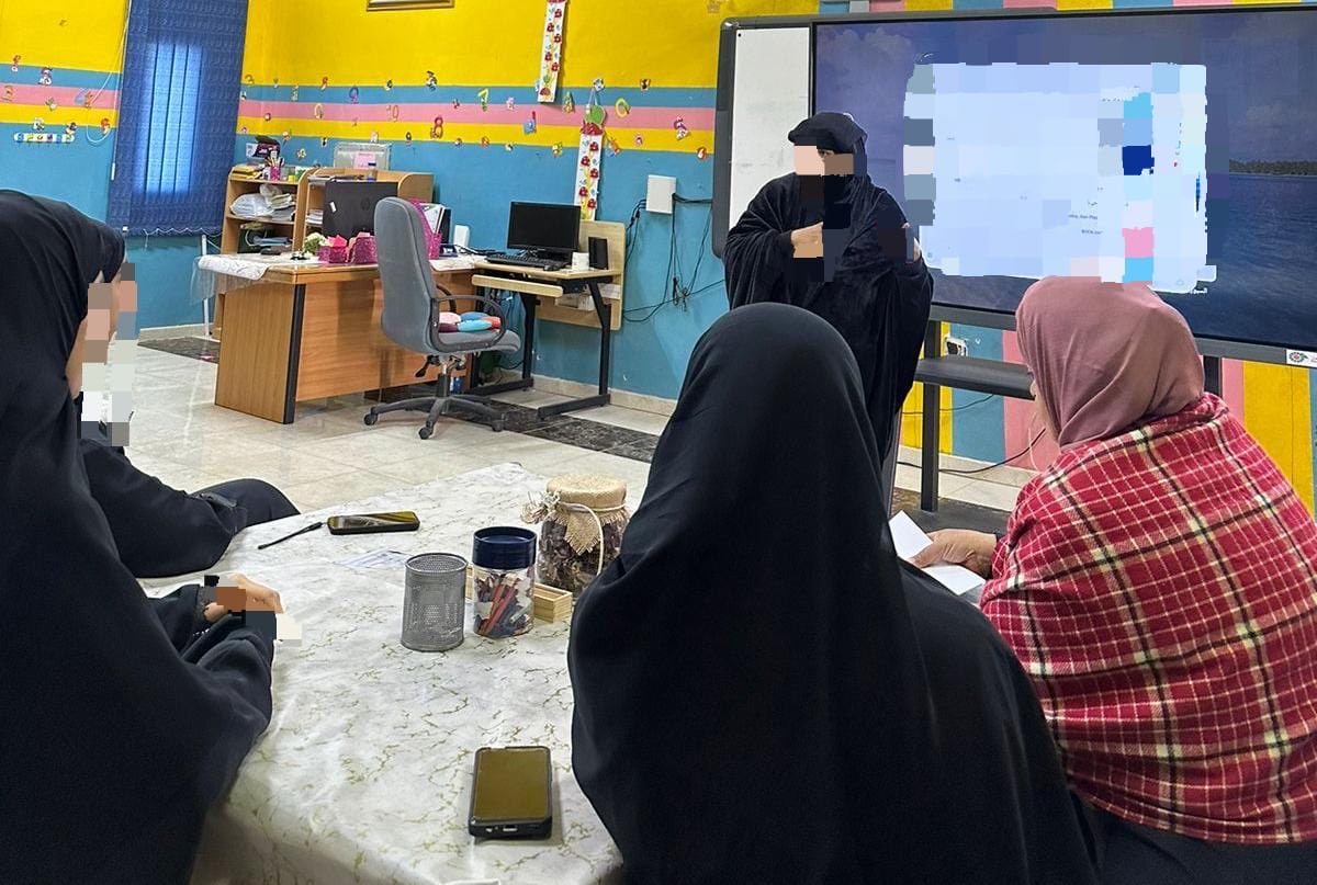 #فعاليات_تعليمية_ظفار 
#تعلم_مستدام 
قامت رئيسة لجنة أ.  إيمان المسهلي يوم الإثنين الموافق ٢٢ ديسمبر  ٢٠٢٥م بتنفيذ حلقة نقاشية مع أعضاء لجنة شؤون الطلبة  لمتابعة انضباط وانتظام الطلبة واتخاذ الإجراءات الازمة بهذا الشأن  .