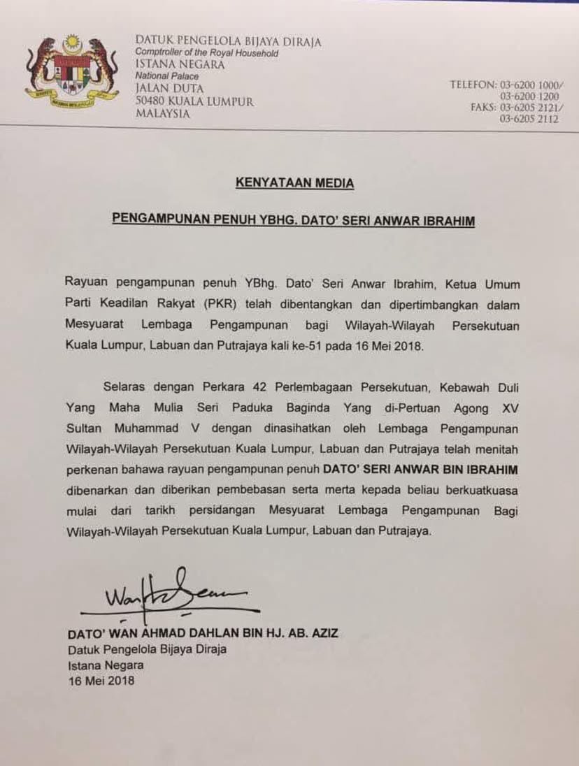 liyana_marzuki's tweet photo. “Masa PMX dulu pun salah prosedur” 

“Tiada meeting langsung, PM sign sahaja. Agong pun takde”. 

“PM atau wakil Kabinet (Menteri Wilayah) pun tiada” 

“AGC takde juga”

Kata propagandist half truth yang suka pandirkan umat. 

Biar gambar berbicara…. Kita sendiri pikir jua. 

~LM~