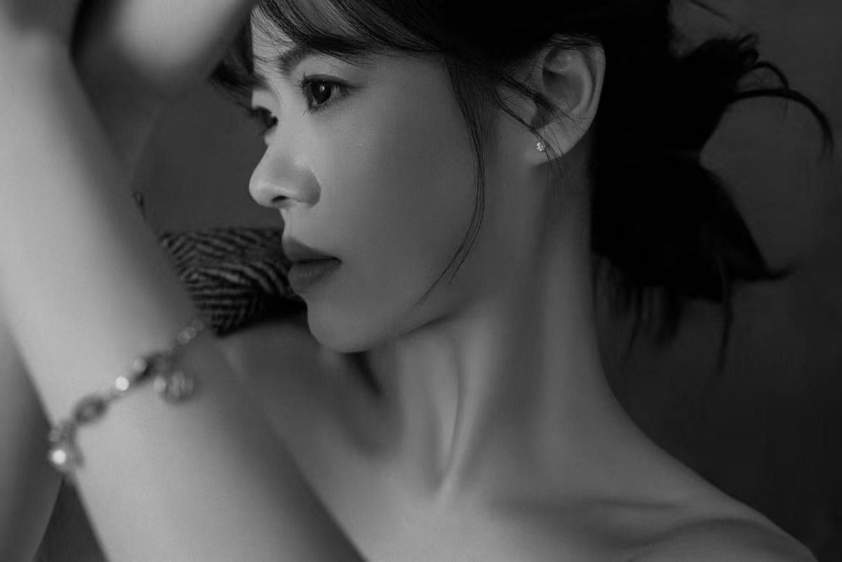 整理相册，看到很多出发时刻🚶‍♀️
这一年埋头赶路，常忘了记录时间。也会被身边朋友的优秀感染到，不是焦虑，而是一种指引。✨

送出 5本 Bitget 2026加密日历，给同样在路上的你。 
✅关注我 <a href="/SylviaBitget/">欢歌Sylvia | Bitget</a> 
✅点赞+评论这条推特  
12.26抽5位，寄出这份时间的礼物🎁