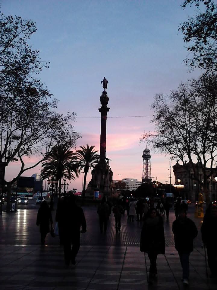 Passejant per Barcelona. 
Baixant cap el mar. Les Rambles. #Barcelona #bcn #descobrirbcn
