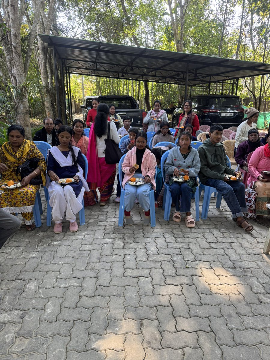 Mrinal_MLA's tweet image. Inspiring day at home!  SomeDifferently-abled students from different schools on an exposure tour visited our residence reminding me that abilities come in many forms. Grateful for their energy, curiosity, and resilience! #InclusionMatters #DifferentlyAbled #Empowerment