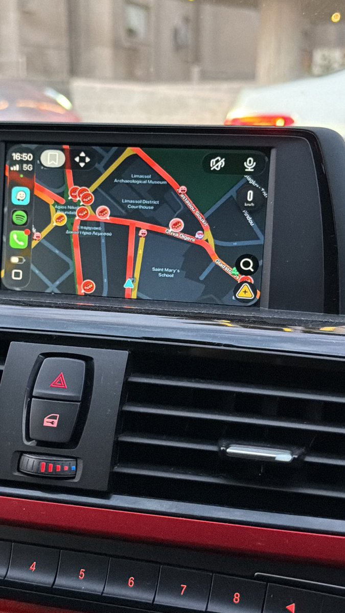 Τωρα εκαταφερα να μπω σπίτι από χτες.. Πως ζείτε ρε 🤦🏼