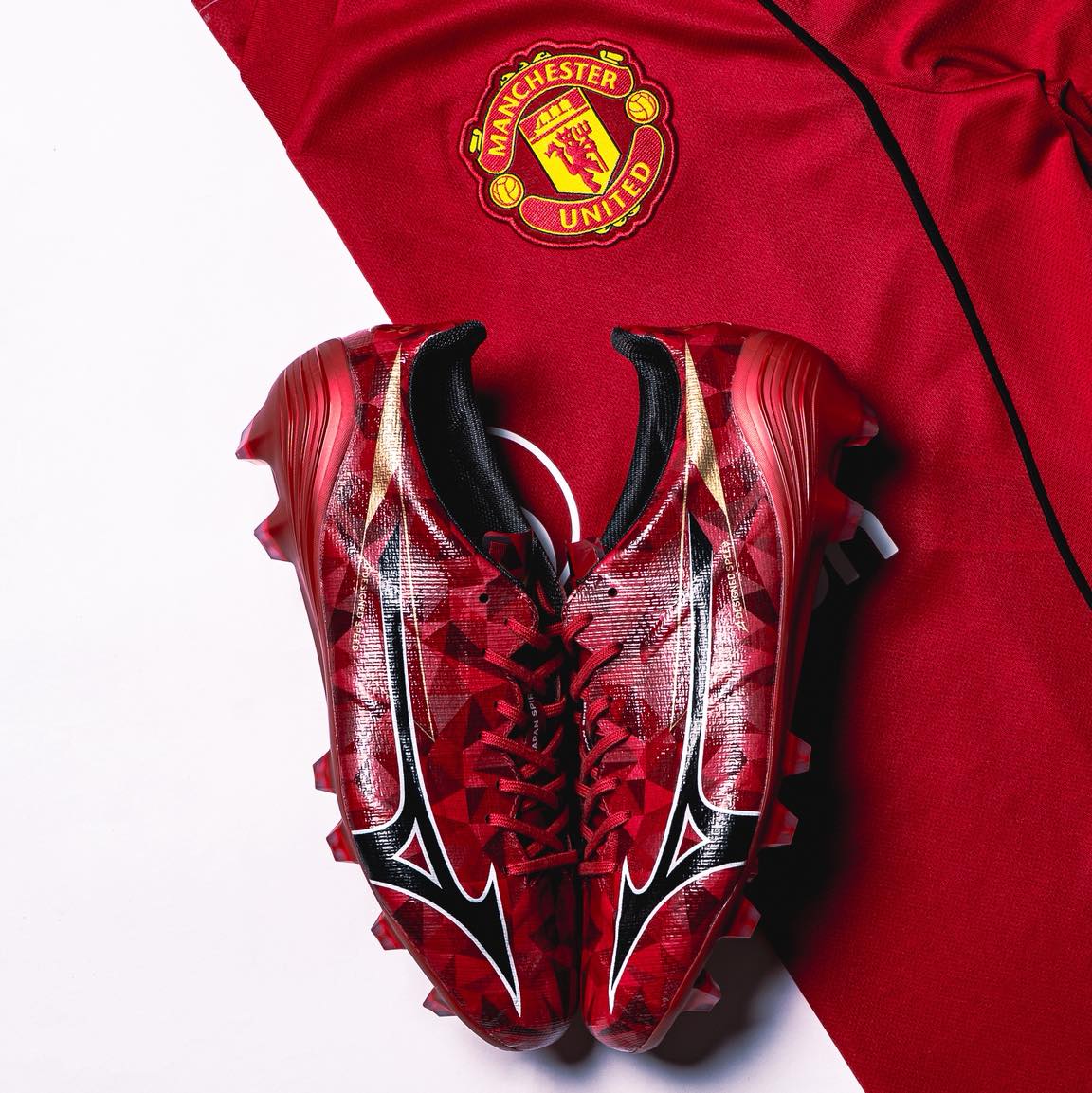 5 คอมโบนี้ คุณนึกถึงใคร ? 📷📷

#AriFootball #FootballForAll #ฟุตบอลของทุกคน