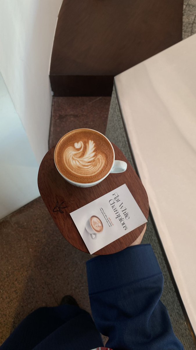 Ghith90's tweet image. "لديّ ما يكفي من الذكريات لأشرب قهوتي وحدي في مقهى يظنّه الجميع فارغاً، لكنّه يغصُّ بالغائبين."
.
احمد خالد توفيق