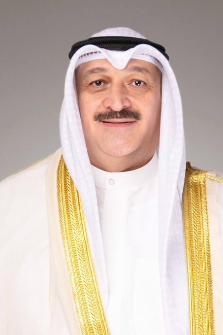 وزير الصحة يصدر 11 قراراً وزارياً تشمل قطاعات الصحة العامة والقطاع الفني والأهلي والرقابة الدوائية - لرفع كفاءة الأداء وضمان سلامة الإنسان باعتباره الغاية العليا لكل تشريع صحي 