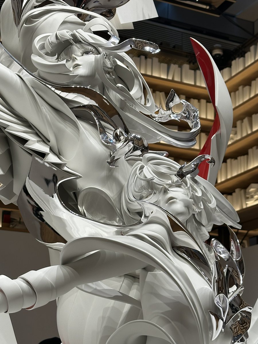 MarronMain's tweet image. GINZA SIXの米山舞さん個展見てきましたー！
アニメーションも、立体作品もあって素晴らしかった…!!!
 #arc_YONEYAMAI