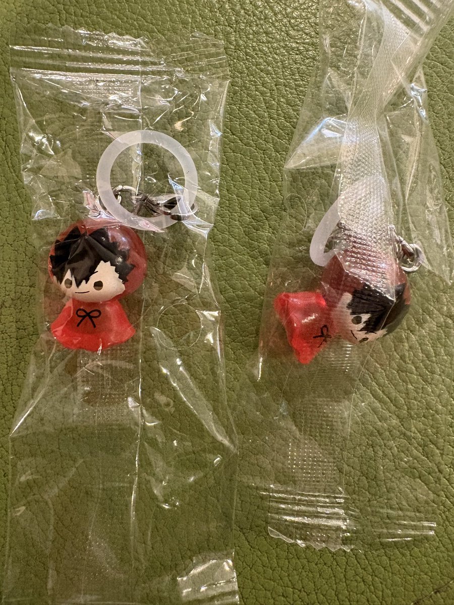 Mikitty425's tweet photo. 【交換】 
ハイキュー ガチャガチャ めじるしアクセサリー めじるしチャーム 

譲 黒尾

求 研磨、月島

郵送での交換となります。
検索からでもお気軽にお声掛けください🏐✨️ https://t.co/kv2g8wVT8V