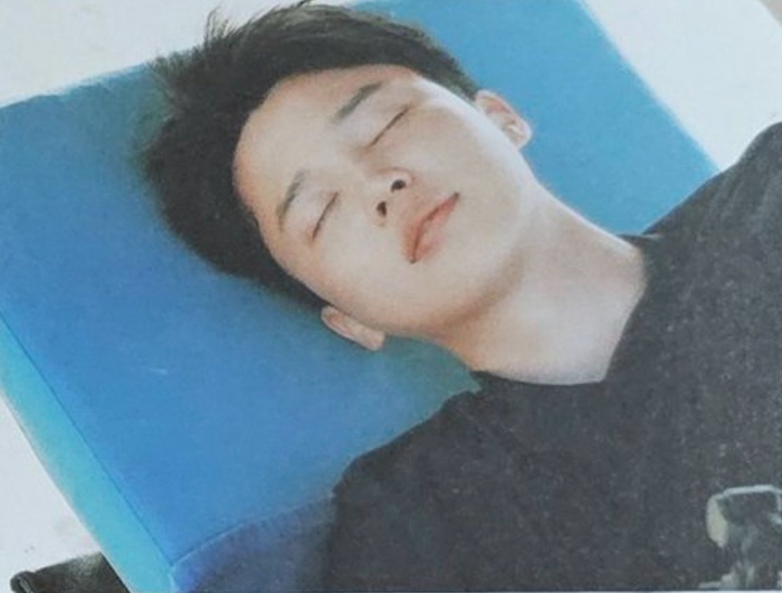 meltedcho_'s tweet image. 정구이 그림이랑 똑같이 생겼어 .................ㅜ