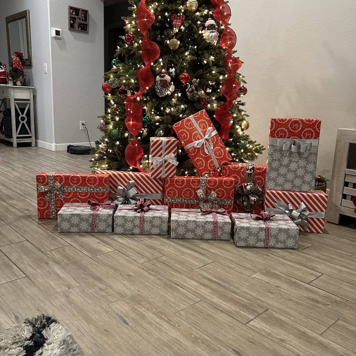 PSA: Shout Out! To: Jasmine Dawson Owner Of Beautifully Wrapped Creations For Getting My Guy Alan Martell Jr. Ready For His 12th Merry Christmas.👊🏿❤️🙏