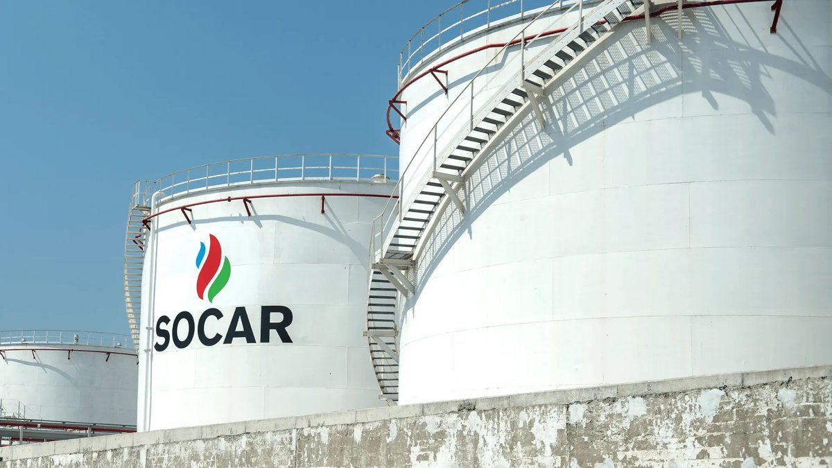 SOCAR grubu, Türkiye'nin petrokimya devi Petkim ve Star Rafineri’de "istihdam azaltma programı" adı altında işçi kıyımına hazırlanıyor. 

İşten “gönüllü” olarak ayrılmayı kabul eden işçilere kıdem ve ihbar tazminatlarının yanı sıra ekstra 8 maaş ikramiye teklif edilirken, işçiler