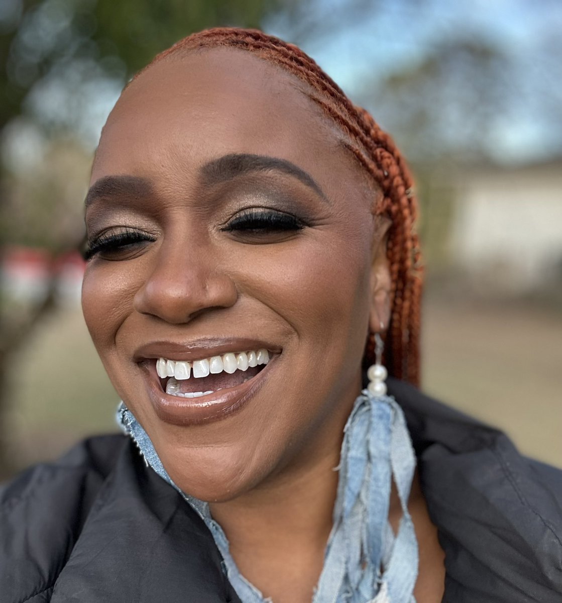 Eshesmiles's tweet image. Here’s to 51! 🎈🎂
Grateful to God for another year of LIFE. I’m just getting started—on a PURPOSE mission. Proud of my growth, healing, accountability &amp;amp; joy. Thankful for my daughter, Nandi &amp;amp; Tash LaRae for celebrating me.
51… let’s get it! 🙌🏽✨
#ElevationTime #NextLevel