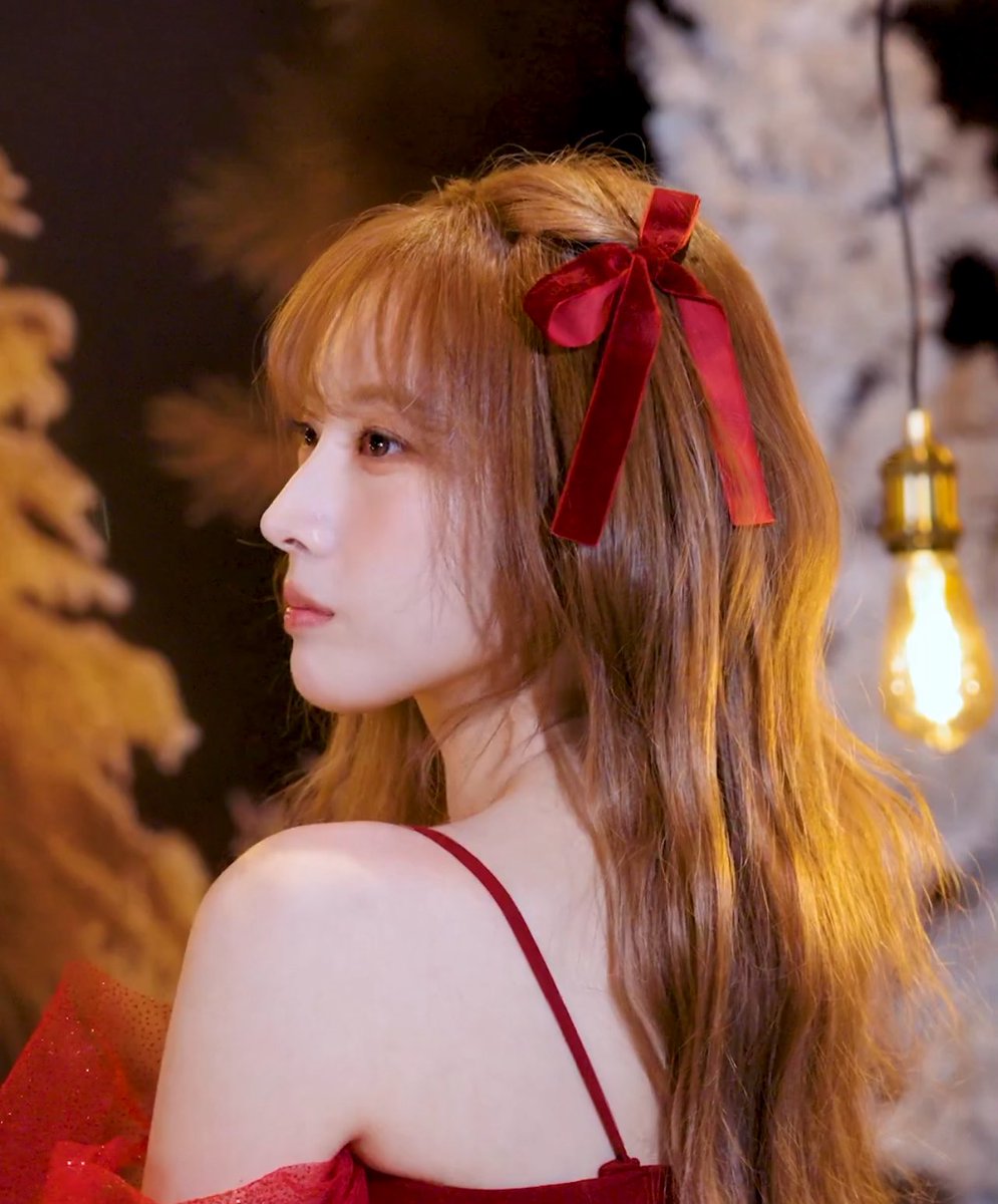 jenniespecs's tweet image. cho haseul… you are unreal.