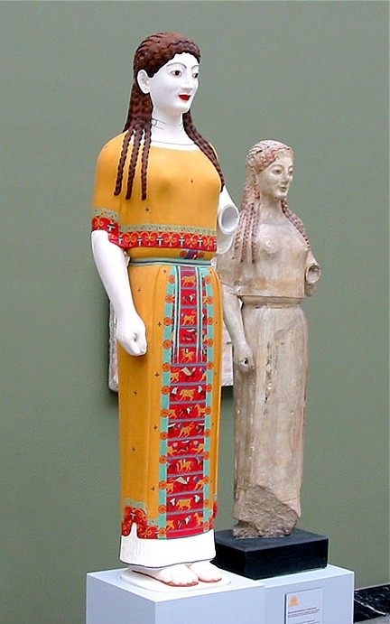 PGonz8's tweet image. Los mundos clásico y medieval eran mundos llenos de colorinchis. Lo que hoy clasificaríamos de hortera porque Winkelmann decidió enamorarse del Apolo Belvedere y pensar que todo era blanco y, por tanto, el blanco era bello.
(Vale, es más complejo, pero me entendéis)