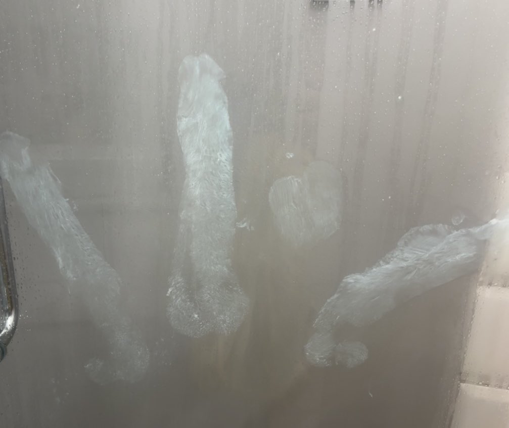 JJtohung's tweet photo. What would u do if i left this??
#bigprint #hung #hugecock #bigdick #shower #hungcock https://t.co/88JtVV9uSY