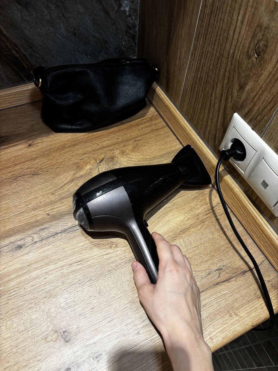 vikis_kis's tweet image. уже несколько лет я каждое утро захожу в ванную после моего мч и молча делаю это: